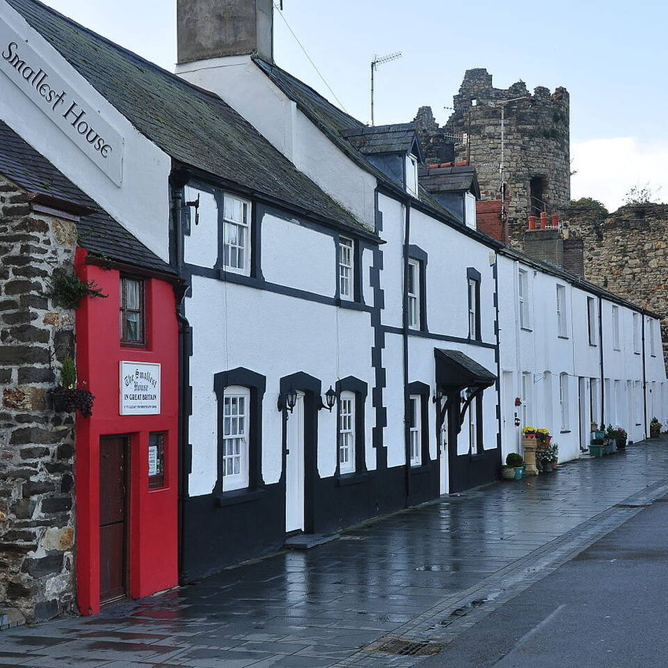 Smallest House in Great Britain Conwy 8035